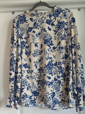 NWOT XL Cream Long-Sleeve Floral Blouse with Blue Print